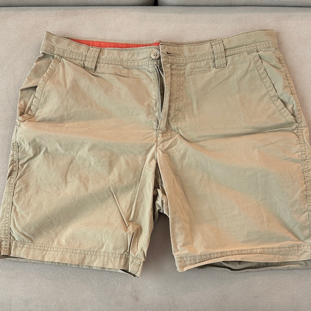 Columbia Men's Khaki Flat Front Shorts